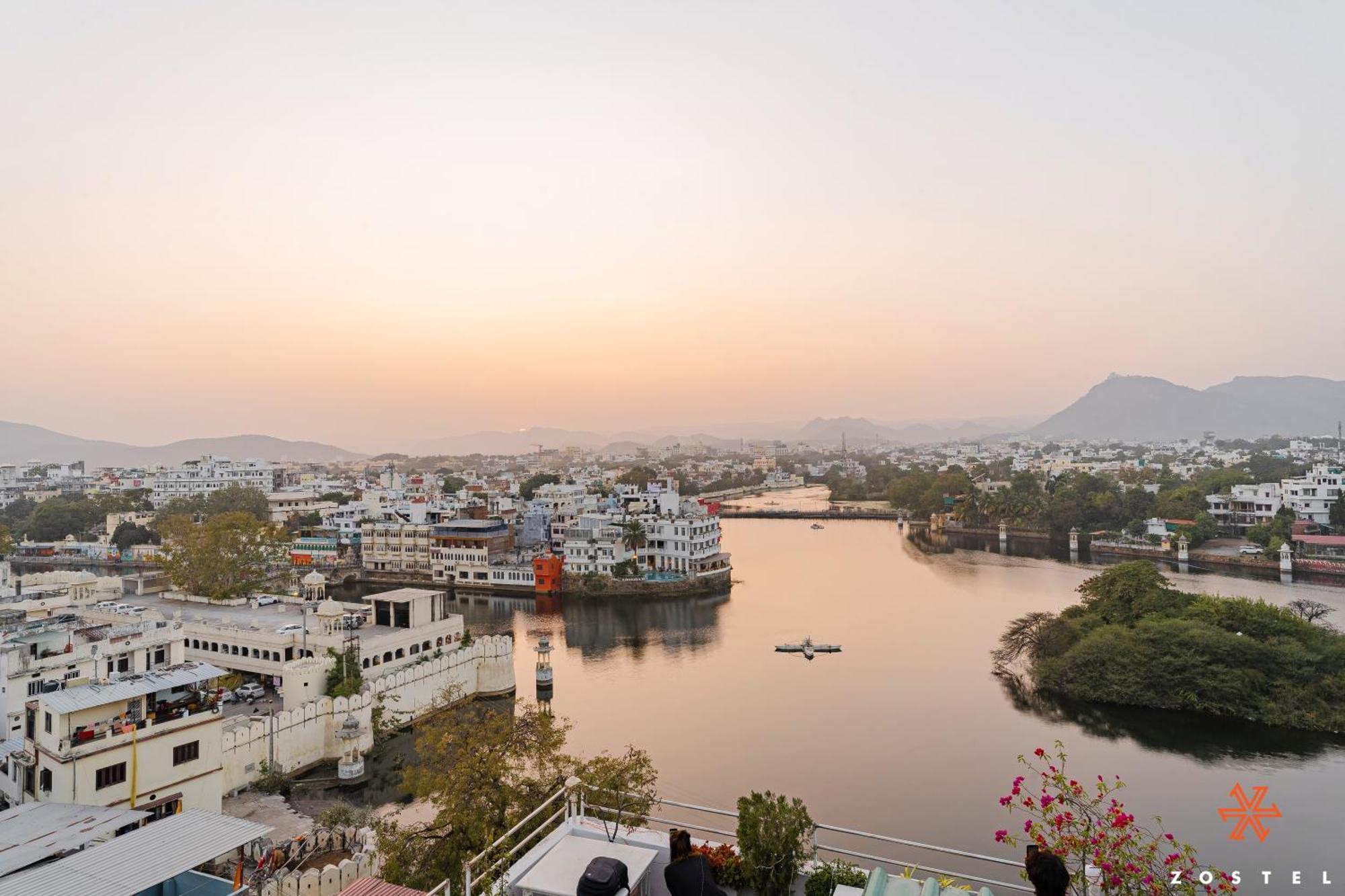 Zostel Udaipur Hostel Buitenkant foto