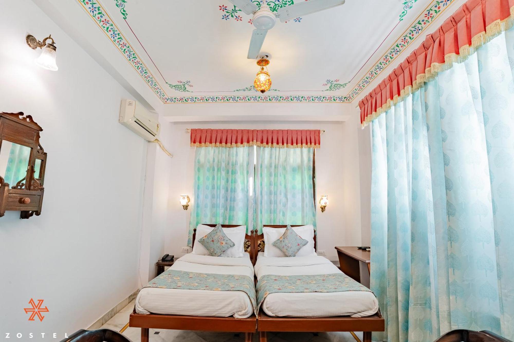 Zostel Udaipur Hostel Buitenkant foto